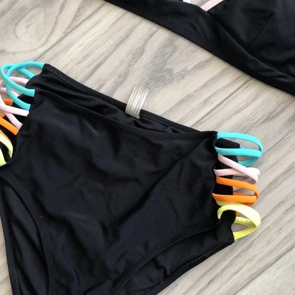 🖤Color Strappy Bikini - Picture 3 of 5